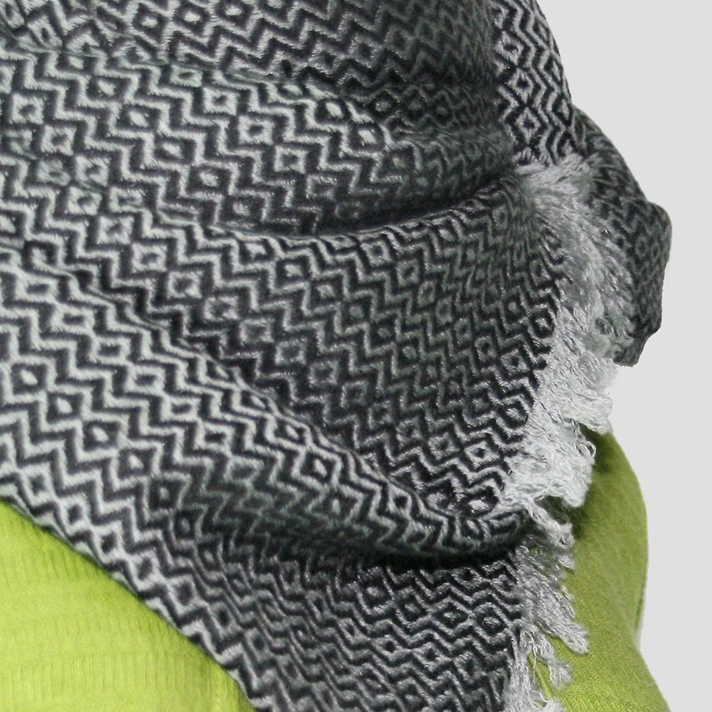 JACQUARD CASHMERE 喀什米爾羊毛精品圍巾 - 圍巾/披肩 - 羊毛 