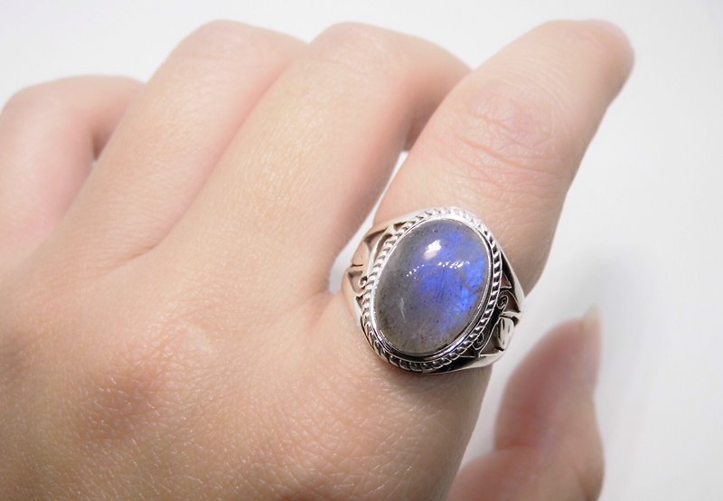 Labradorite Silver Heavy side carved ring inlaid hand-made in Nepal - General Rings - Gemstone Blue