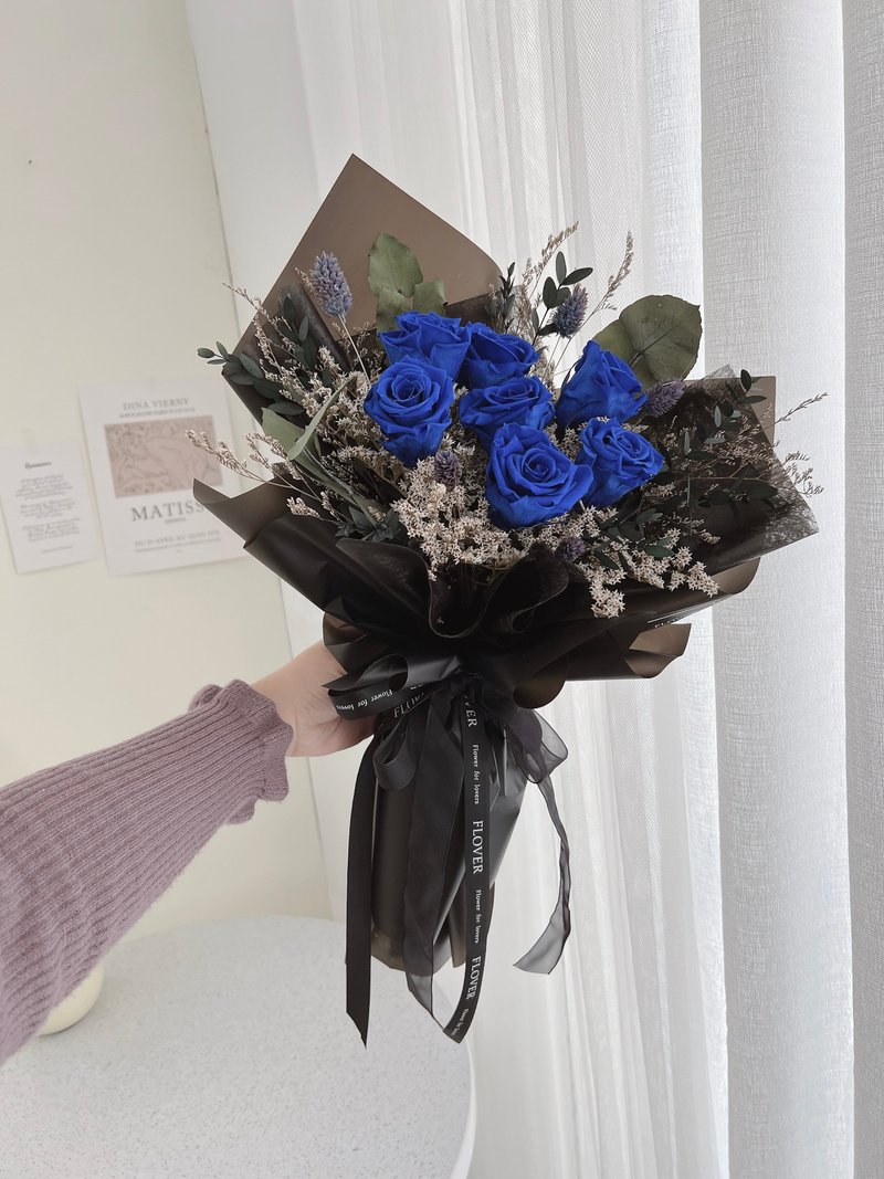 Royal blue rose everlasting bouquet - ของวางตกแต่ง - พืช/ดอกไม้ 