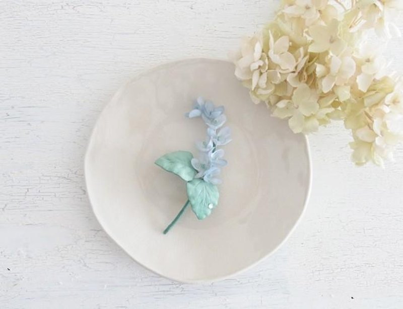 Brooch and flowers (Ash Blue) - Brooches - Polyester Blue