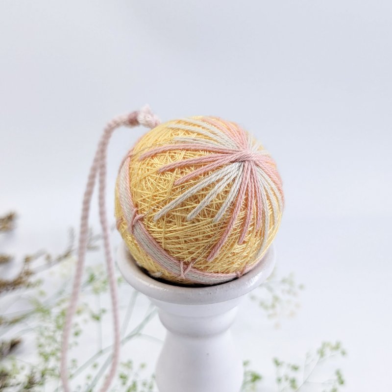 [Ready stock] Lotus pistil fragrant Temari ball sachet-yellow powder pine leaves - Charms - Cotton & Hemp Yellow