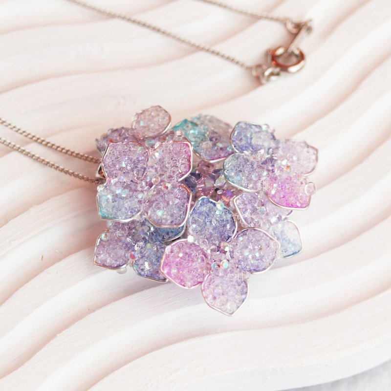 Glistening Hydrangea Dreams Necklace【purple gradation】 - Necklaces - Other Materials Purple