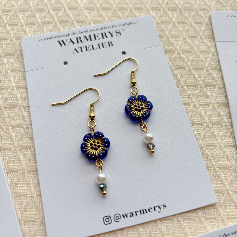flower museum series earrings (blue) • 花卉博物館系列耳環 - 耳環/耳夾/耳骨夾 - 壓克力 紅色