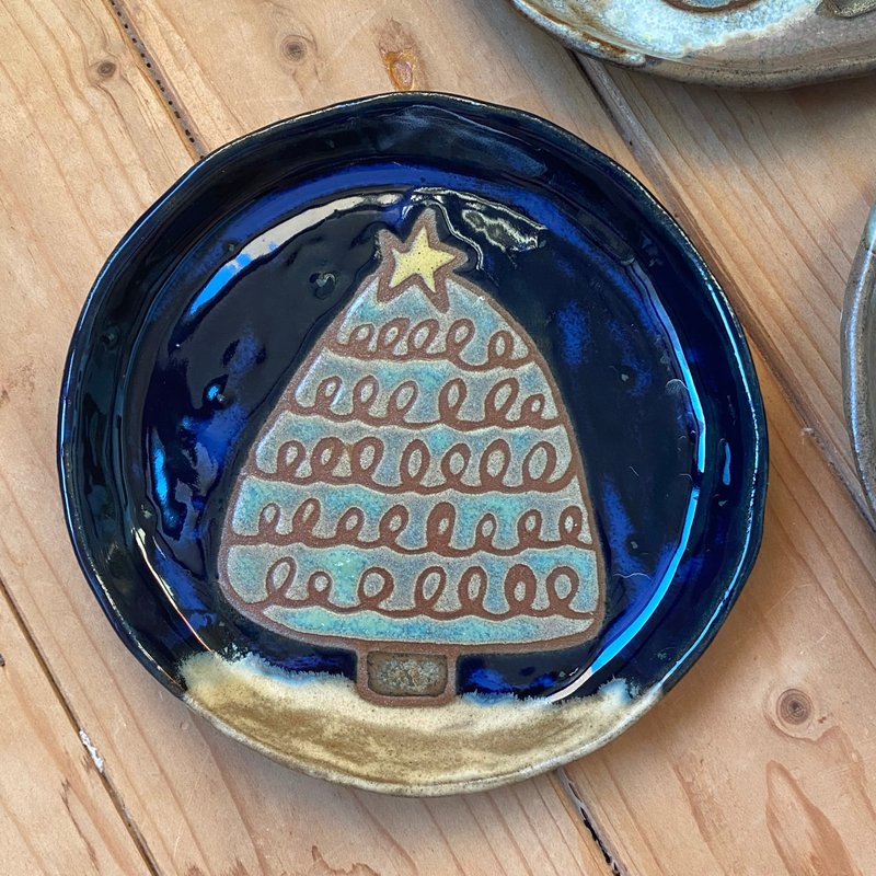 【タケ-TA KE Studio】聖誕樹小圓盤 - 碟/盤子/餐盤 - 陶 藍色
