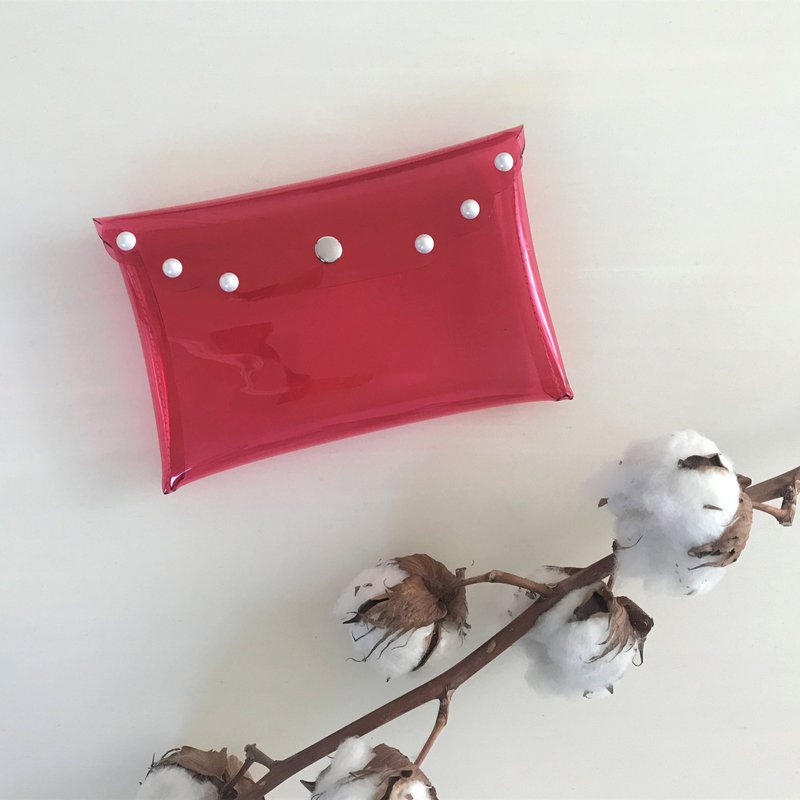 PVC scalar studs flat pouch strawberry pink - กระเป๋าเครื่องสำอาง - วัสดุอื่นๆ สีแดง