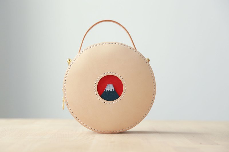 [Mount Fuji] Small round bag shoulder bag - กระเป๋าเอกสาร - หนังแท้ ขาว