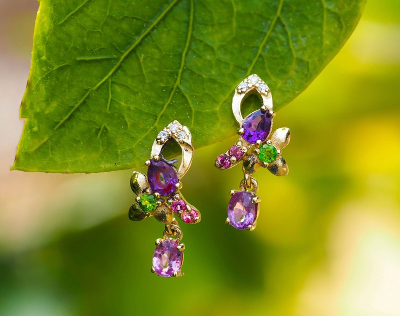 14k gold earrings studs with sapphires and multi colored gemstones - 耳環/耳夾/耳骨夾 - 貴金屬 橘色