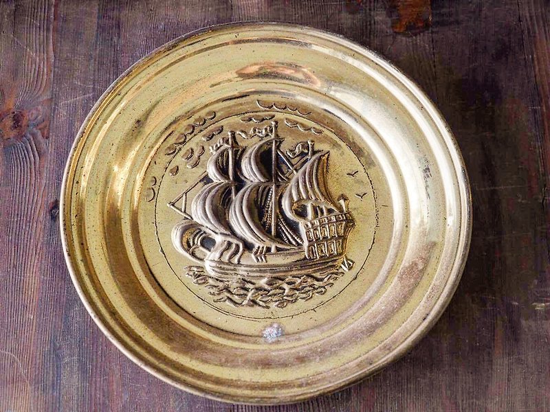 British system of early brass wall hanging plate (JS) - Items for Display - Other Metals Gold