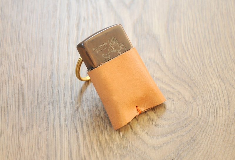 Zippo lighter simple style handmade leather lighter holster (light brown) (free hand lettering) - อื่นๆ - หนังแท้ สีส้ม