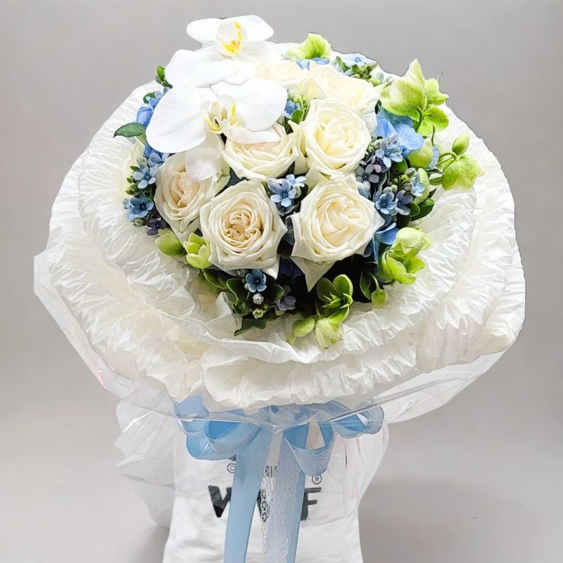 Flower Bouquet (10 Garden Roses, Blue Hydrangea, Blue Star & others) GF00189 - Plants - Plants & Flowers 