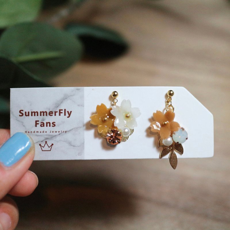 Japanese Handmade Golden Brown Sparkling Diamond Cherry Blossom Orange Crystal Flower Asymmetrical Dangle Earrings - Earrings & Clip-ons - Resin Brown