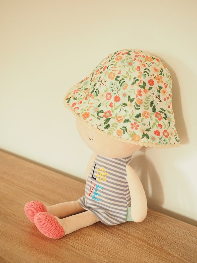 Handmade reversible floral sun protection hat - หมวกเด็ก - ผ้าฝ้าย/ผ้าลินิน หลากหลายสี