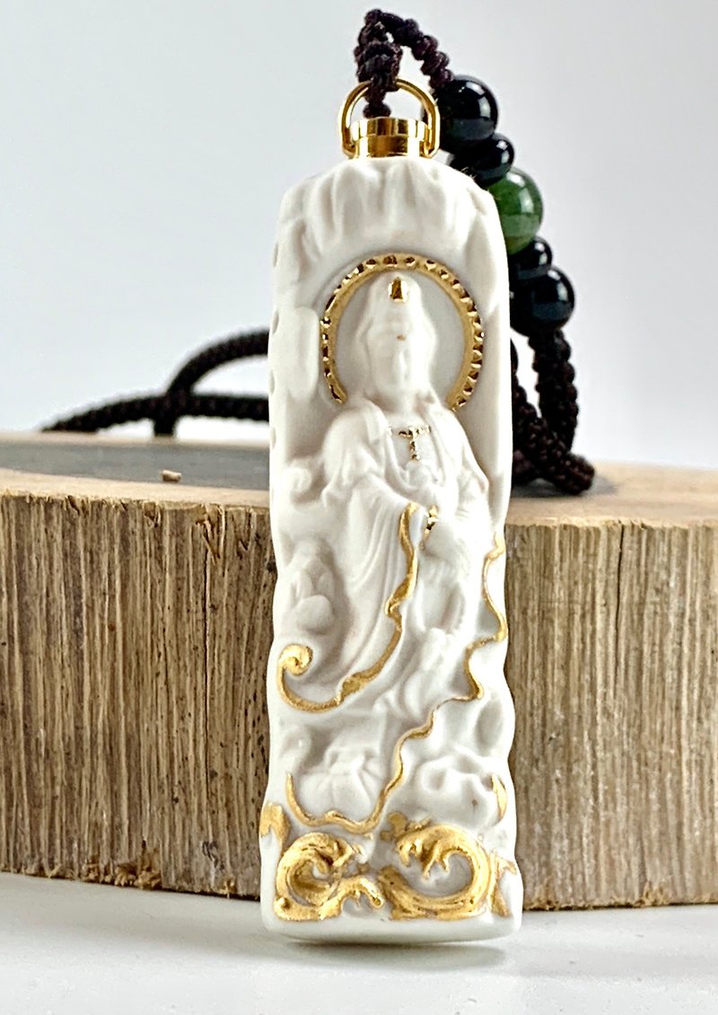 White Jade Guanyin Ceramic Essential Oil Necklace (There are two sizes of necklaces available) - สร้อยคอ - เครื่องลายคราม ขาว