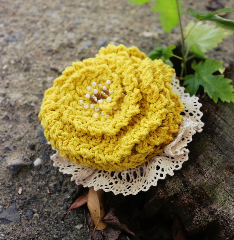 Handmade - lace double flower / pin / decorative flower / brooch / brooch - warm hand weave - เข็มกลัด - กระดาษ สีเหลือง