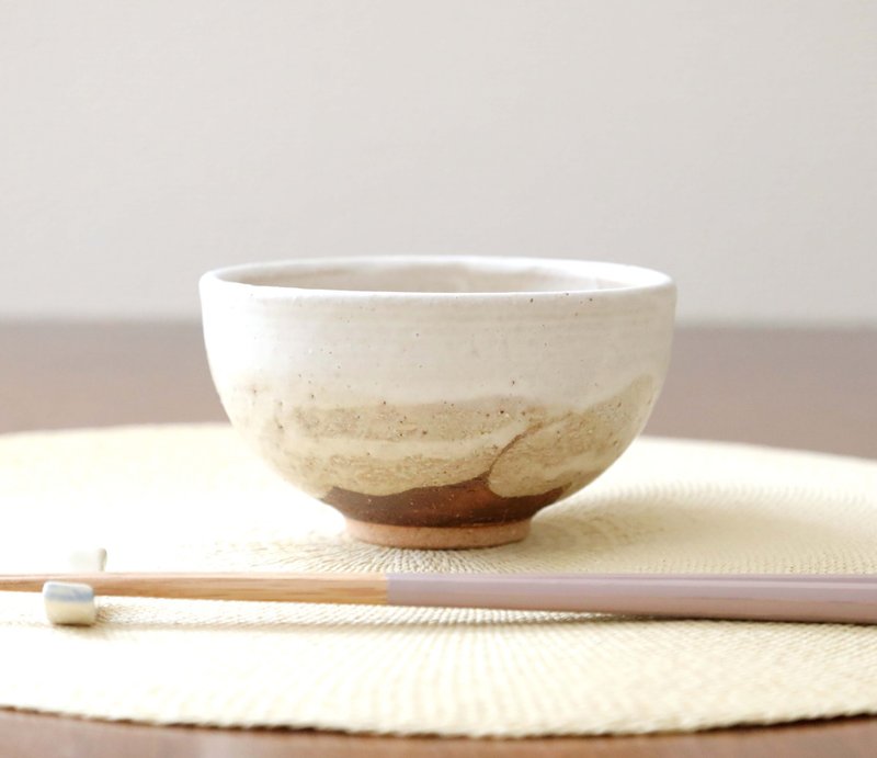土薫る 赤陶土とマット釉の飯碗 - 碗 - 陶 白色