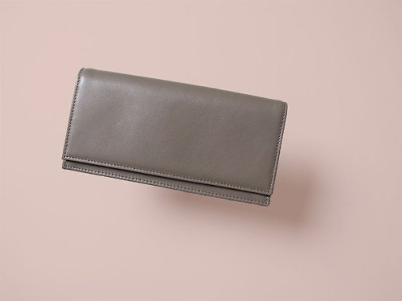 Long Wallet slim and chic,using Itarian leather  (Taupe) - กระเป๋าสตางค์ - หนังแท้ สีนำ้ตาล