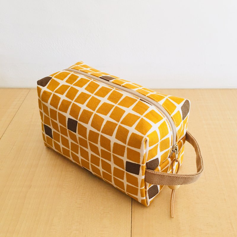 Diamond lattice. Toast bag. Good capacity storage bag. Japanese cloth - Toiletry Bags & Pouches - Cotton & Hemp Khaki