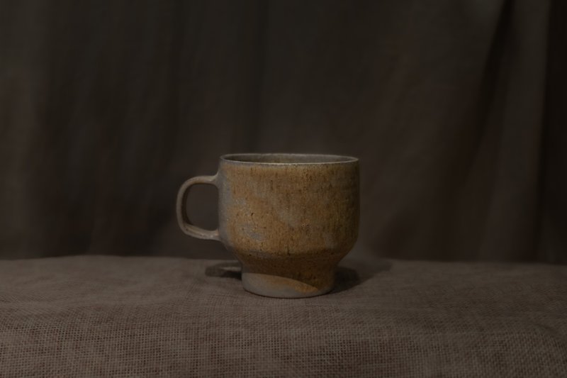 Earth color mug - Mugs - Pottery Brown