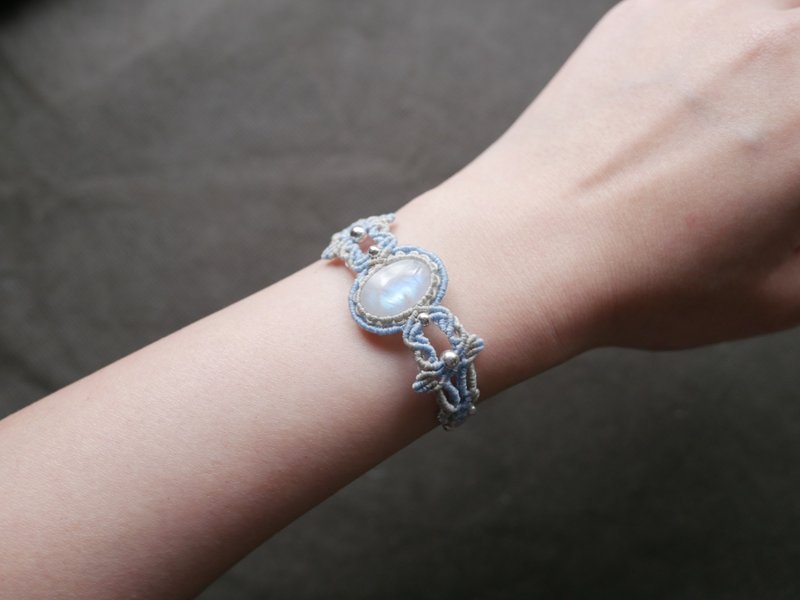 Special offer~N23/SS22~Moonstone l Amethyst l Rose Quartz l Wax Thread l Hand-woven - สร้อยข้อมือ - คริสตัล สีนำ้ตาล