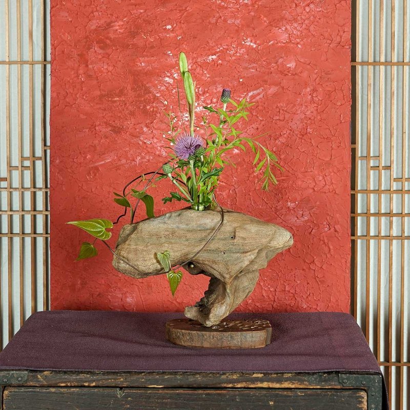 お気に入りの季節の花を飾って気持ちの良い空間を作ってみませんか　流木の花器、木の花瓶、花器、小さな花瓶、１０１ - 花瓶/花器 - 木頭 咖啡色