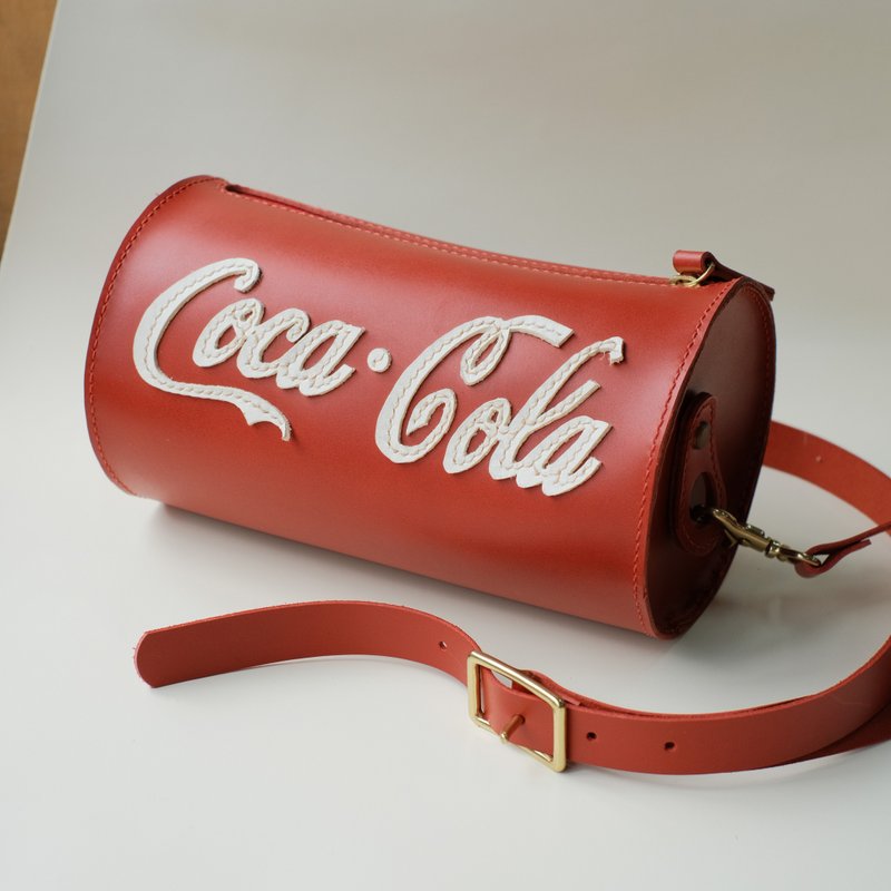 Red Coke Bucket Crossbody Bag Original Design Large Capacity Bucket Bag Hand-sewn Genuine Leather Bag - กระเป๋าแมสเซนเจอร์ - หนังแท้ สีแดง