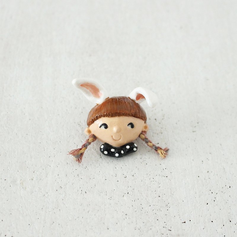 Lena & Friends Pin - Rabbit Brooch - เข็มกลัด - ดินเผา ขาว