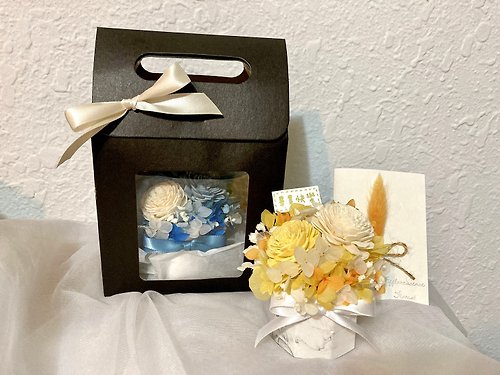 苒染花室 Efflorescence Florist 【畢業季限定】畢業大理石盆花禮盒-卡片可代寫