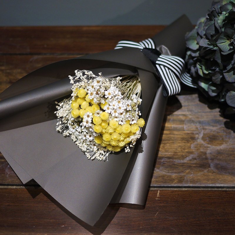 Flowers & Gifts Collection - personality dark gray helichrysum France Hakubaicho dried bouquet Valentine's Day / birthday - ตกแต่งต้นไม้ - พืช/ดอกไม้ สีเทา