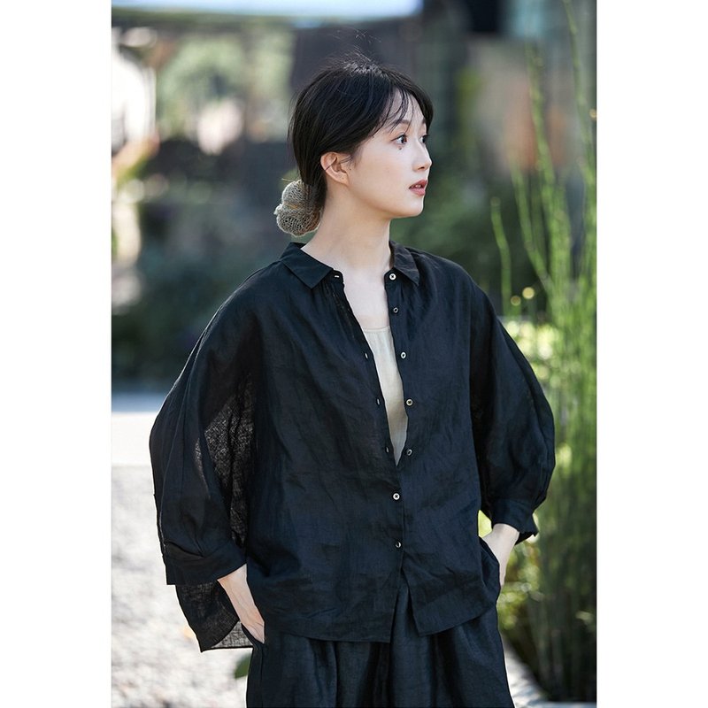 啞黑色亞麻輕薄寬松開衫小翻領女款防曬襯衫 - 女襯衫 - 棉．麻 