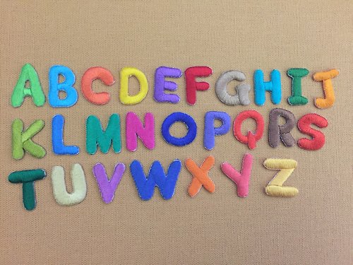 猴猴玩花樣 大寫英文字母自黏繡布貼拼拼看 整組26個字母一起買有優惠喔!!