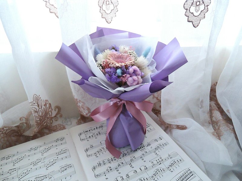【Purple Kite】 dry bouquet / graduation / birthday / anniversary / Valentine's Day bouquet - ของวางตกแต่ง - พืช/ดอกไม้ สีม่วง
