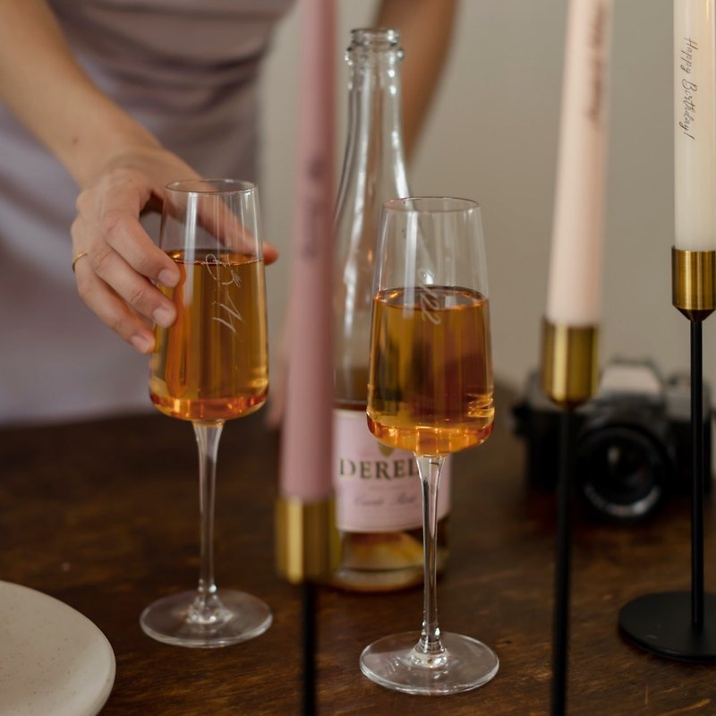 カスタマイズされた彫刻が施されたイタリアン クリスタル シャンパン グラス ギフト ボックス セット、マッチンググラス付き乾杯 - ワイングラス・酒器 - クリスタル 