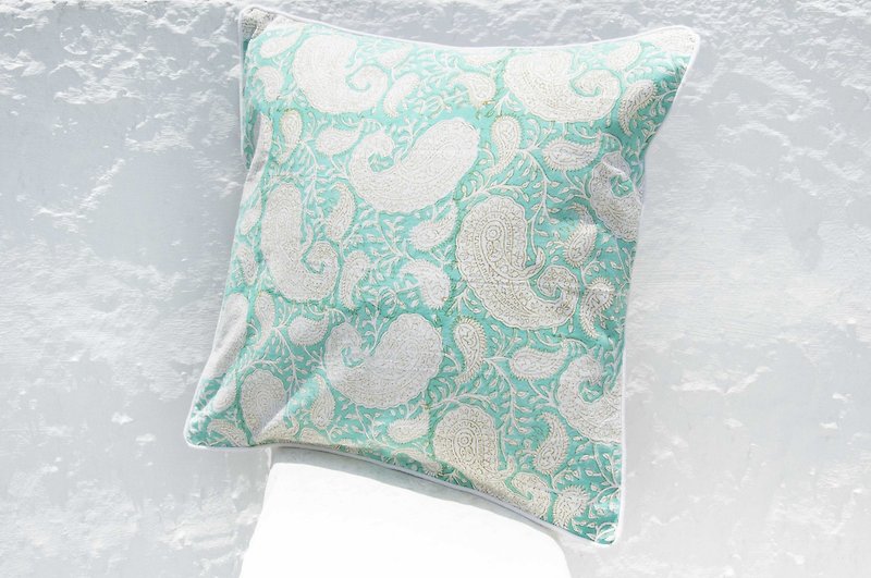 Handmade Woodcut Embracing Pillowcases Cotton Pillowcases Handmade Embroidered Pillowcases - Indian Romantic Vine Flowers - หมอน - ผ้าฝ้าย/ผ้าลินิน หลากหลายสี
