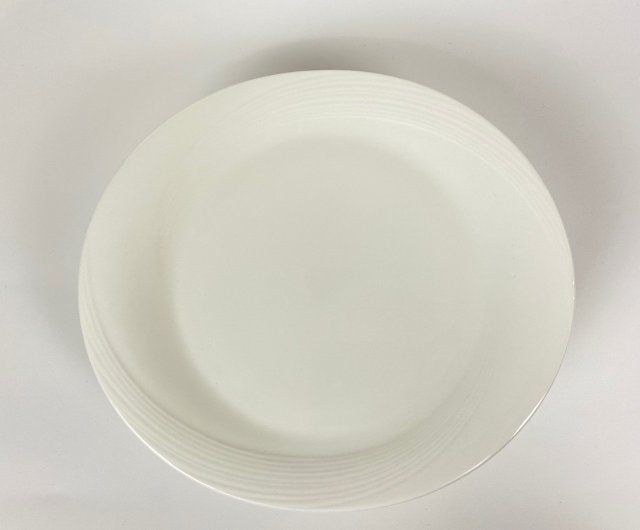 ナルミボンチャイナディナー皿 Amazon.co.jp: NARUMI Bone China ナルミ ボーンチャイナ 30センチ