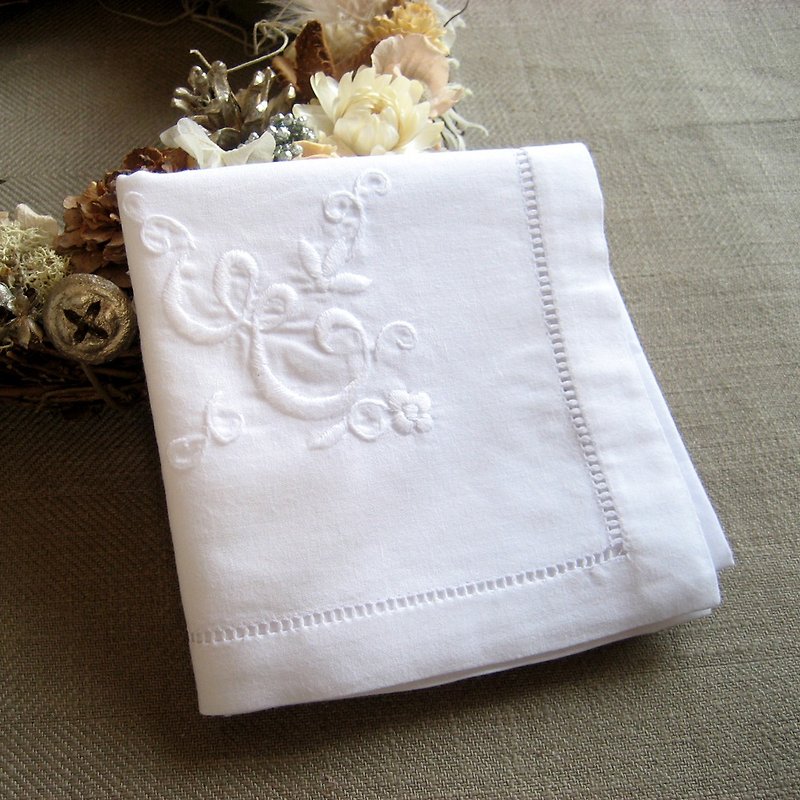 Hand embroidery initials handkerchief E - Handkerchiefs & Pocket Squares - Cotton & Hemp White