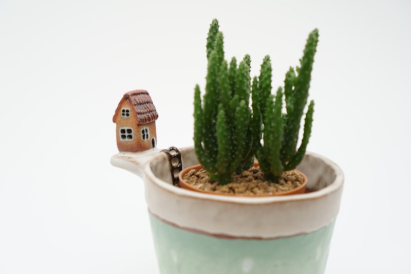 Plant pot with a house,two tone,cactus,staircase,ceramics,pottery,handmade - 植栽/盆栽 - 陶 藍色