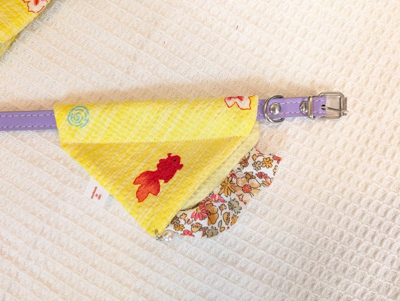 Pet little goldfish bubble material triangle towel pearl small pendant comes with PU leather neck strap - Collars & Leashes - Cotton & Hemp Yellow