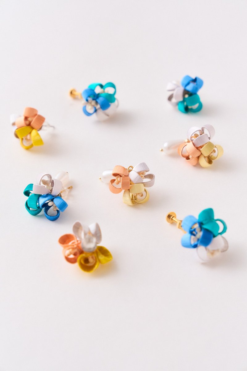 Ziyang hydrangea flower earrings - Earrings & Clip-ons - Other Man-Made Fibers Multicolor