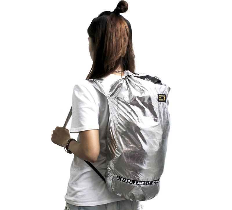 Silver Foldable Backpack - กระเป๋าเป้สะพายหลัง - เส้นใยสังเคราะห์ สีเงิน