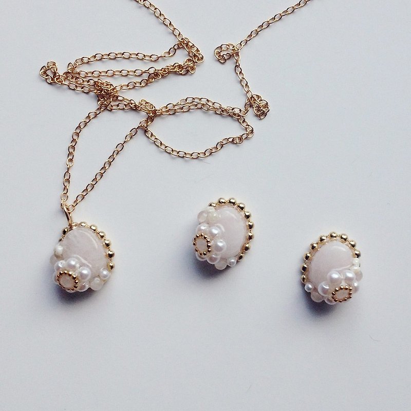 Goody Bag/14kgf Morganite and RoseQuartz Petit Flower Necklace and Earring Set - 耳環/耳夾 - 寶石 粉紅色