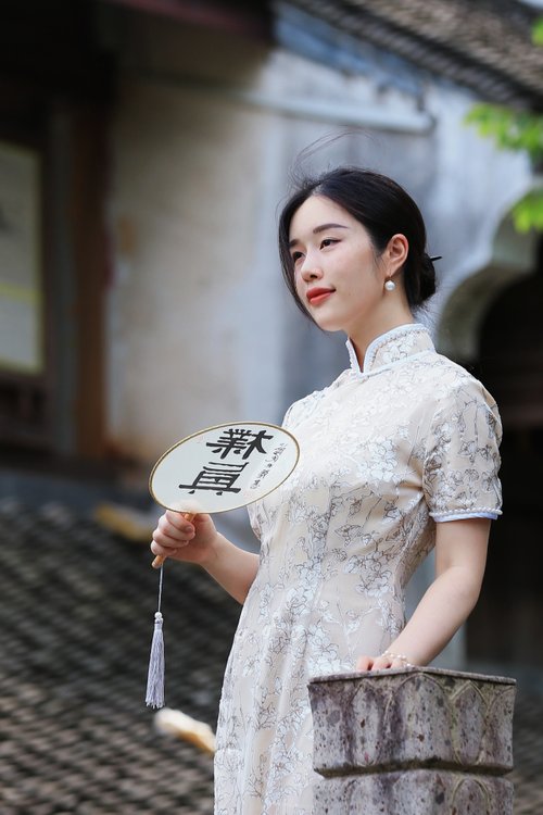 【シルク】パール チャイナドレス 洋裁職人による完全オーダーメイド衣装 シルク】パール チャイナドレス 洋裁職人による完全オーダーメイド衣装