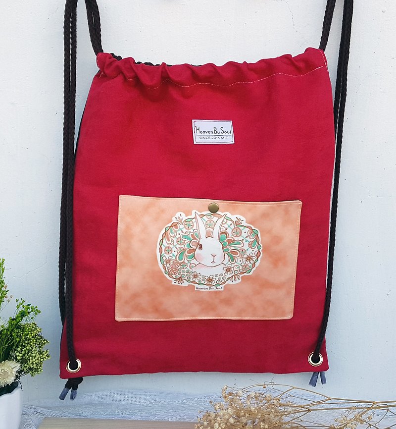 <秘境之生>花叢中的兔子 束口後背包 收納袋 - 水桶包/束口袋 - 聚酯纖維 紅色