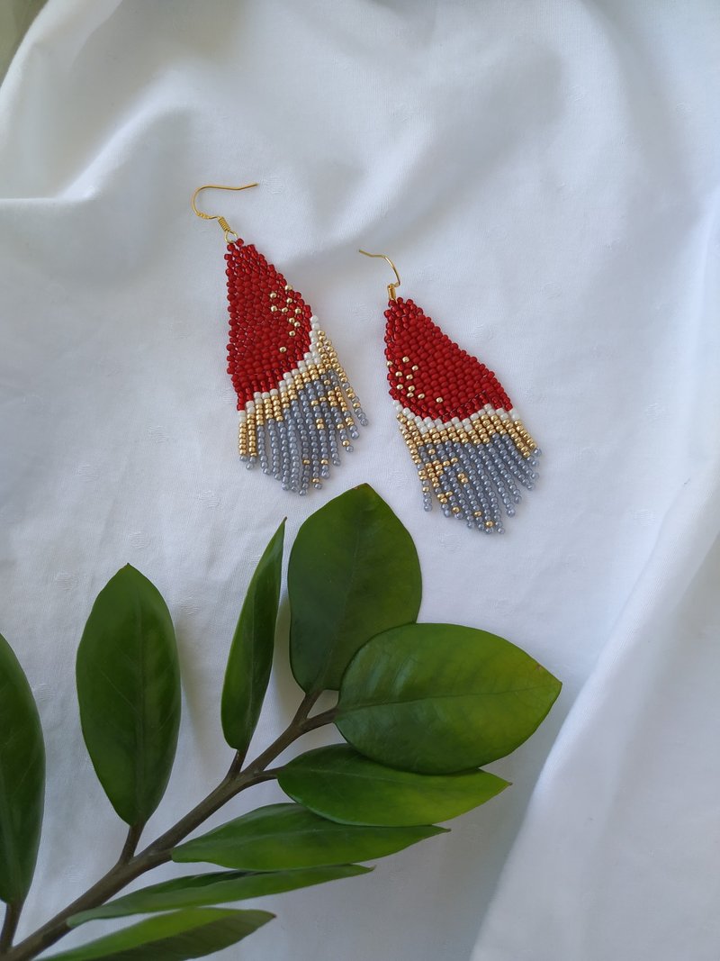 Red butterfly earrings. Beaded fringe earrings,Butterfly earrings, Drop Earrings - 耳環/耳夾/耳骨夾 - 玻璃 紅色