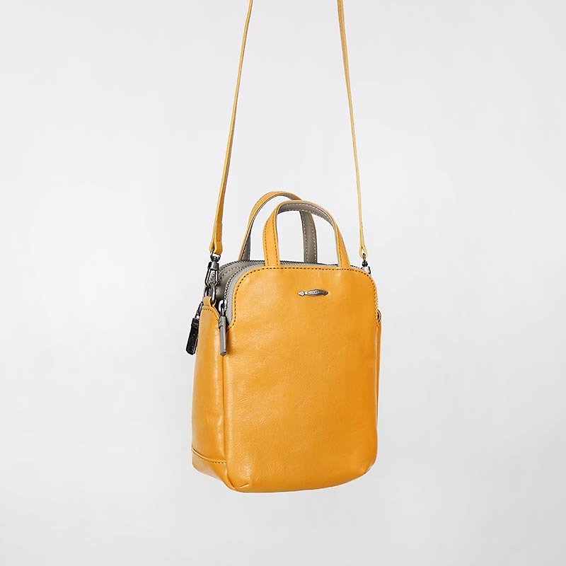 Speakeasy washed sheepskin mini shoulder bag - Huang Cheng - กระเป๋าแมสเซนเจอร์ - หนังแท้ สีส้ม