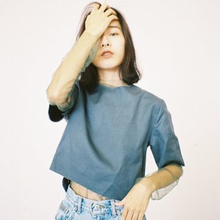 NAVY LINEN TOP