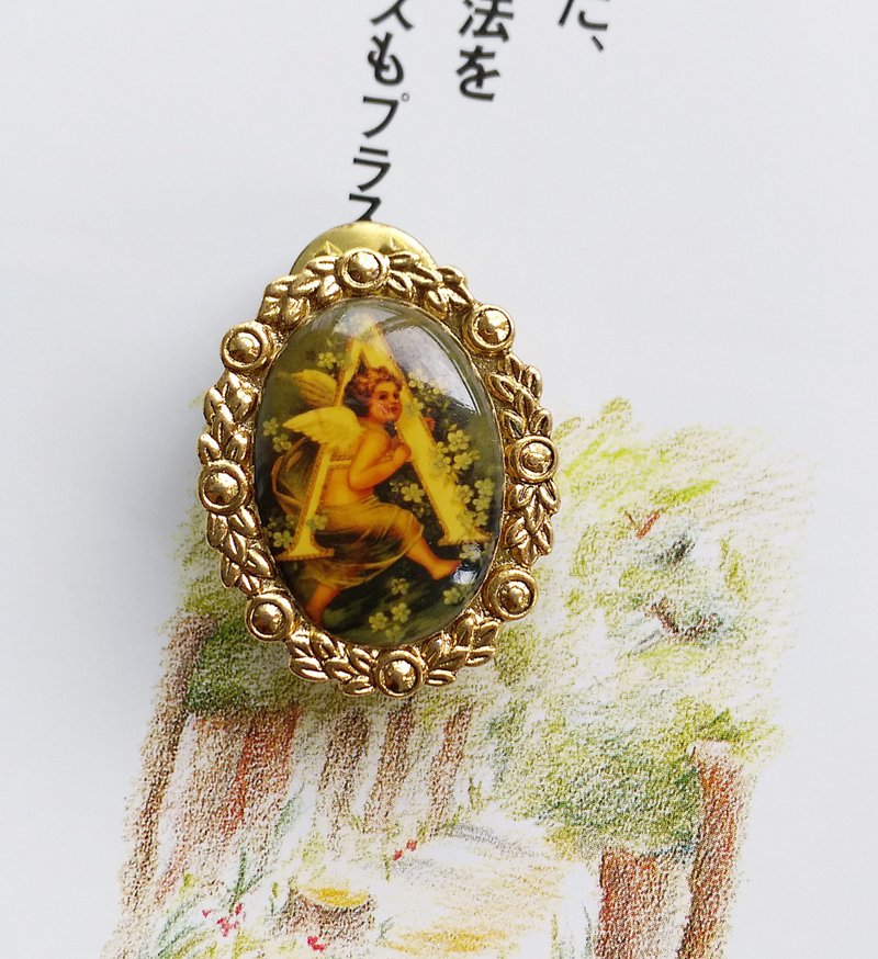 【美國西洋古董飾品】可愛 字母A 小天使 別針  胸針 大頭針 - 徽章/別針 - 其他材質 金色