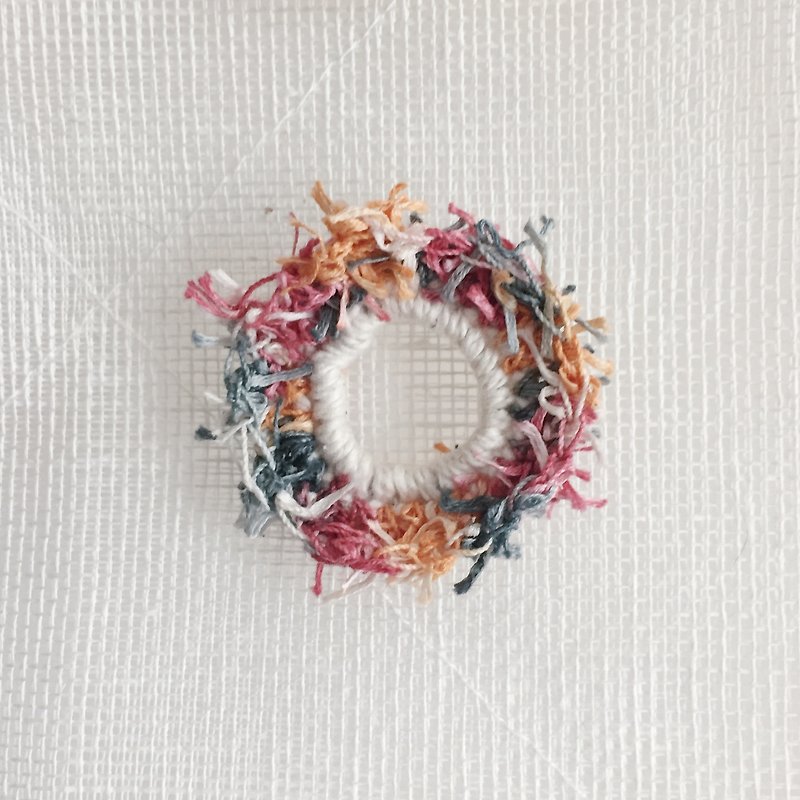 Crochet pin  |  Circle - Brooches - Cotton & Hemp Multicolor