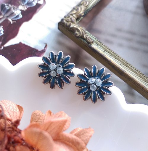 老時光角落 Vintage Jewelry 西洋古董飾品 小巧 小雛菊 小花卉 針式耳環