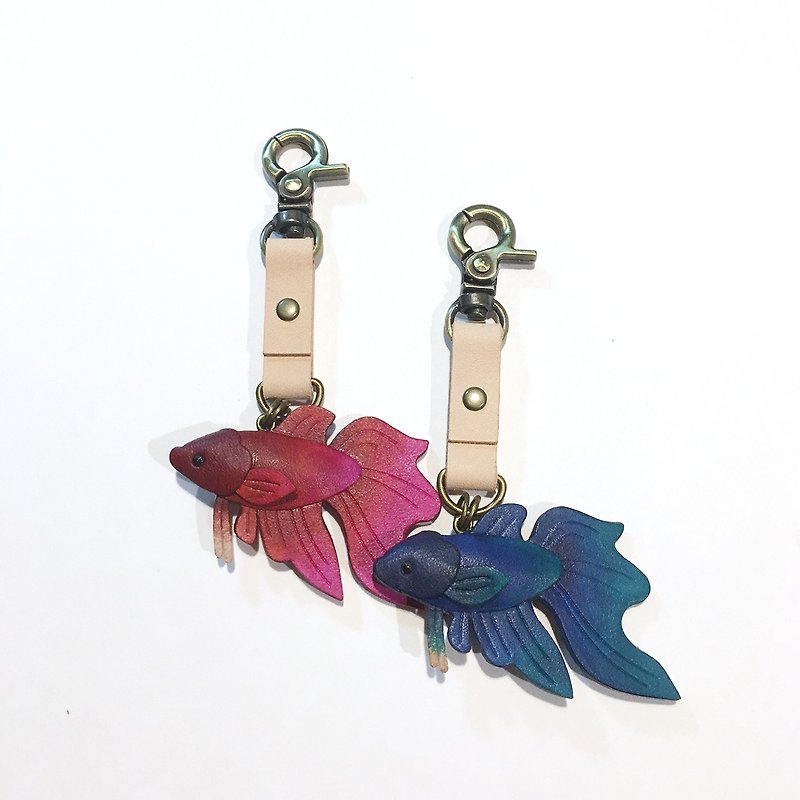 Multicolor-original animal series Thai fighting fish (horsetail fighting fish) pendant hanging buckle leather leather carving - พวงกุญแจ - หนังแท้ หลากหลายสี