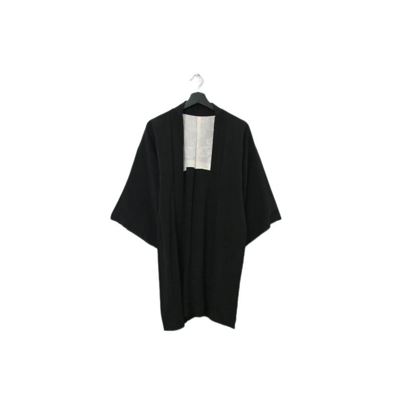 Back to Green-日本黑羽織 米白鏽球 低調 kk-15//vintage kimono - 女大衣/外套 - 絲．絹 